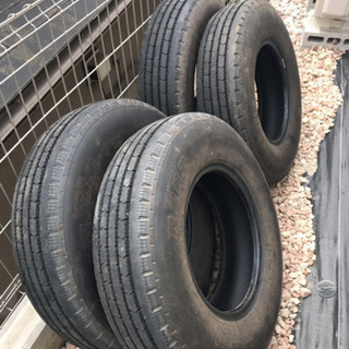 値下げ！使用期間3ヶ月！ブリジストントラックタイヤ4本