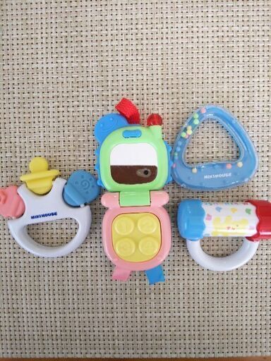 ガラガラ おもちゃ 4点セット ミキハウス まつ 宝塚南口のベビー用品 おもちゃ の中古あげます 譲ります ジモティーで不用品の処分 ガラガラ おもちゃ 4点セット ミキハウス まつ 宝塚南口のベビー用品 おもちゃ の中古あげます 譲ります ジモティーで不用品の処分