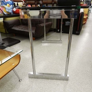 訳あり ガラステーブル ビーンズ型 高さ75cm☆ PayPay(ペイペイ)決済可能 ☆ 札幌市 北区 屯田 訳あり ガラステーブル ビーンズ型 高さ75cm☆ PayPay(ペイペイ)決済