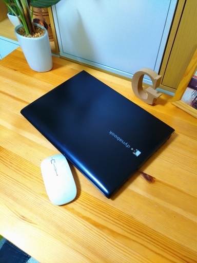 corei5で超高速☆　Windows10♪　13.3inchの薄型軽量ノートパソコン★　かっこ良くて高級感のある東芝モダンブラック♪　持ち運びも便利★　大容量320G　最新Windows10！　高速★　ウェブカメラ搭載　DVDドライブ　メモリ4G　東芝　dynabook　最新Windows10　64Bit　黒　高級感　13.3インチ　　ノートパソコン　無線LAN　Wi-Fi対応　DVDドライブ