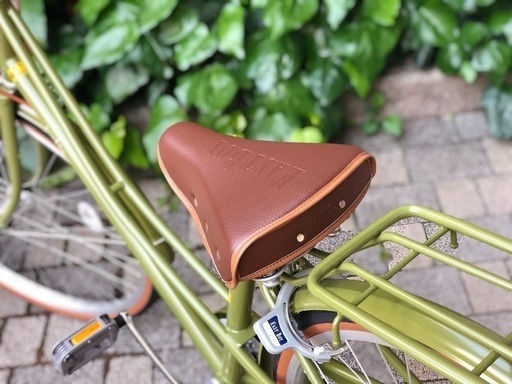 【新品同様 】イーストボーイの自転車 外装6段変速 26型 約3年間盗難保証、防水カバー付き