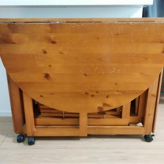 バタフライテーブル（折り畳み椅子４脚付）