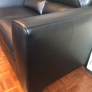 ソファ　2人掛けソファ　リビングソファ　ブラック　レザー 2人掛け レザー ソファー 黒 ブラック 大きめ 美品