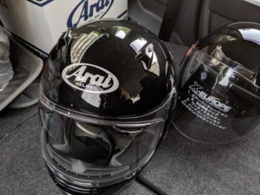 フルフェイスとジェットヘル2個での値段です。