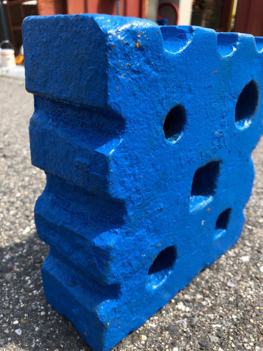 蜂の巣 アンビル 作業台 20kg/20×20cm/厚み8cm 金床 鍛冶屋 古道具 ハンマー台 ハチの巣 定盤 青