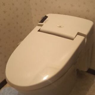 トイレ　ウォシュレット付·タンクレス