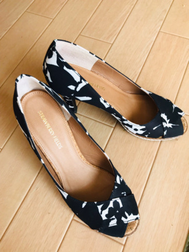 新品 ストロベリーフィールズ オープントゥパンプス