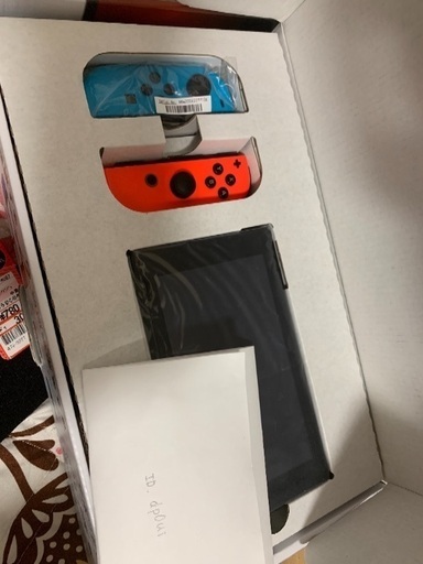 【お取引中】任天堂Switch (難あり)