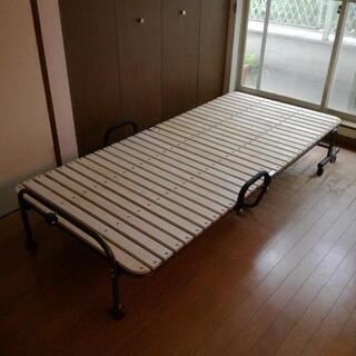 折り畳み式ベッド台