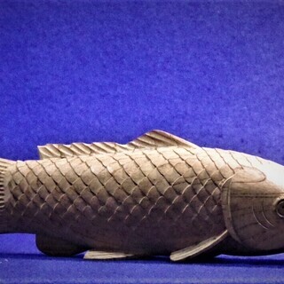 大島一敏作　一刀彫鯉・木彫鯉・木雕鯉魚 共箱 
