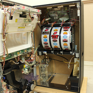 ロデオ 新鬼武者 茜パネル 1B20/64386 コインレス装置付 パチスロ スロット（6EP461Yakx）