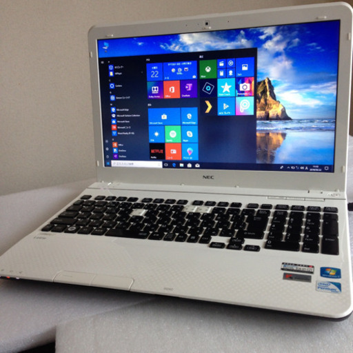 8 ハイスペックCorei7‼️ホワイトブラックNEC爆速メモリ8GBノート