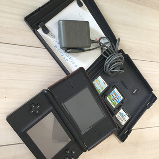 ニンテンドーDS Lite 任天堂 DS本体と人気ソフト3本セット