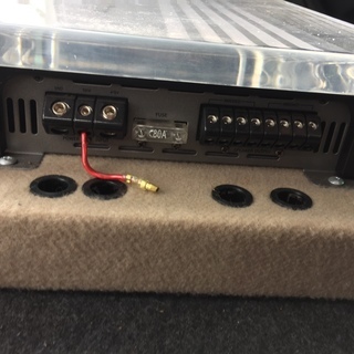 ライトニングオーディオ　アンプ　LA-4200