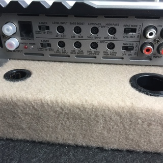 ライトニングオーディオ　アンプ　LA-4200