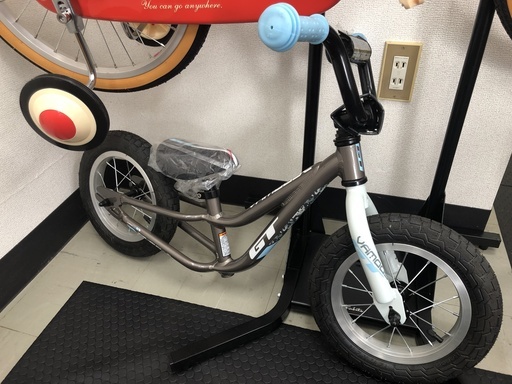 GT「 VAMOOSE12（ヴァムース）」　キックバイク