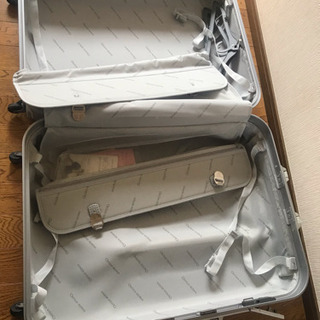 バッグ 美品 通常より大きなスーツケース