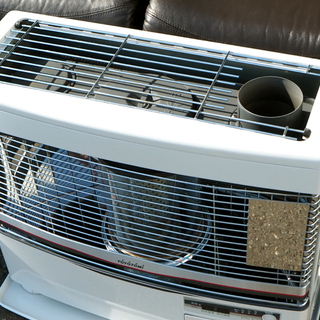 美品！◆トヨトミ エクセレントレーザーバーナー搭載 煙突式石油ストーブ HR-650F 2016年製 ◆