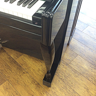 芸術的なピアノ　プルツナーMPY500S