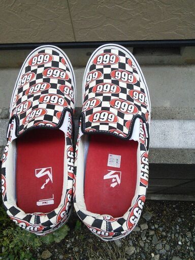 シュプリームとヴァンズのコラボスリッポン シュプリームとヴァンズのコラボスリッポン