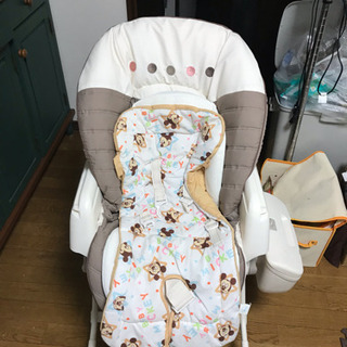赤ちゃん用の揺れる椅子です。