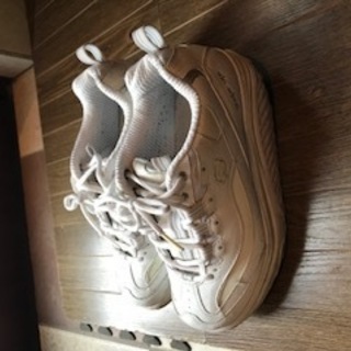 Sketchers　厚底シューズ