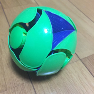 投げると色の変わるボール 緑-青