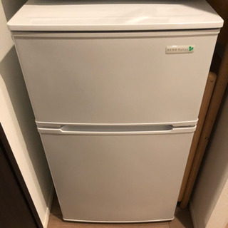 冷蔵庫(90L、使用期間1年)売ります