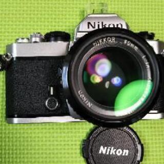 Nikonのフィルム式一眼レフカメラになります。