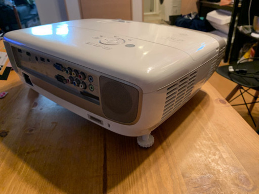 BenQ プロジェクター HT3050 ホームシアター (DLP/フルHD/2000lm/3.6kg