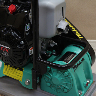 三笠産業 MVC-F40HS プレートコンパクター 中折ハンドル 低騒音型 建設