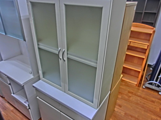 【トレファク府中店】シンプルなホワイトの食器棚！！