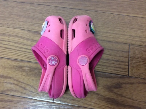 女の子 クロックス サンダル 15センチ たや 葛西のキッズ用品 子供用シューズ の中古あげます 譲ります ジモティーで不用品の処分