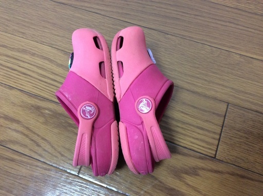 女の子 クロックス サンダル 15センチ たや 葛西のキッズ用品 子供用シューズ の中古あげます 譲ります ジモティーで不用品の処分
