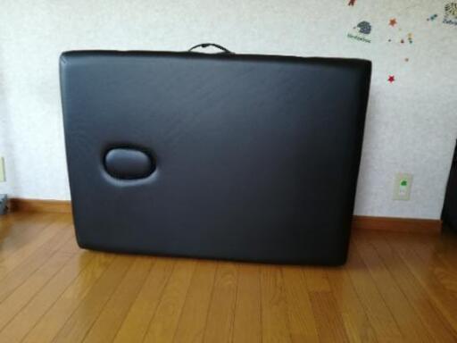 折り畳み可能マッサージベッド