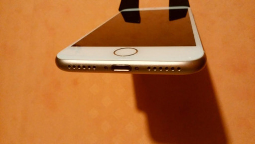 SIMフリ iPhone8、64GB