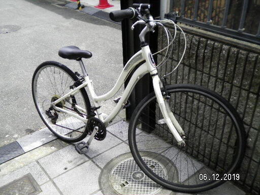 引き取り限定そのまま乗れますクロスバイク商談中