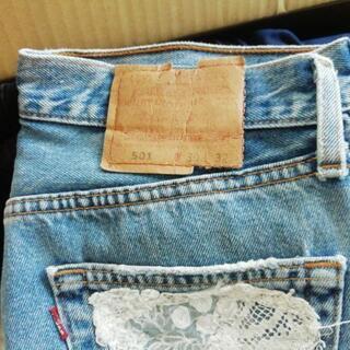 今なら半額の16000円でお譲りいたします。】Levi\