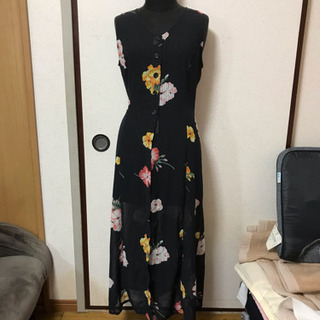 美品！ブラックノースリーブ花柄ワンピースLサイズ！d(^o^)