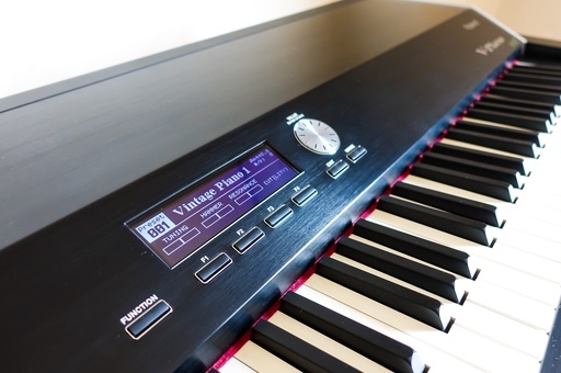 Roland V-Piano Evolution + 純正スタンドKS-V8 【定価合計66万円】 (Junya0010)  綱島の家電の中古あげます・譲ります｜ジモティーで不用品の処分