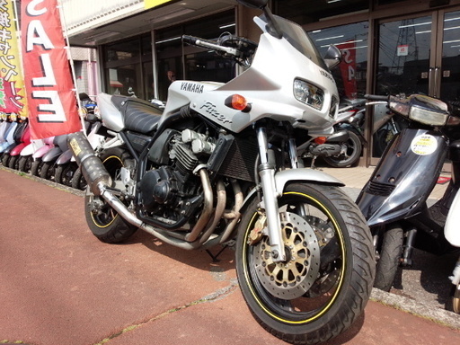 NO.2722　ＦＺ４００　水冷４サイクル１６バルブ４気筒　ＳＰ忠雄スーパーコンバット　グリップヒーター　シルバー　☆彡
