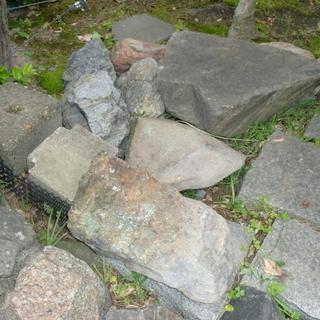 庭石・石垣用石材を差し上げます。