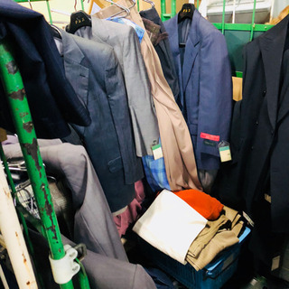 倒産品！スーツ スラックス ジャケット まとめて数百点！