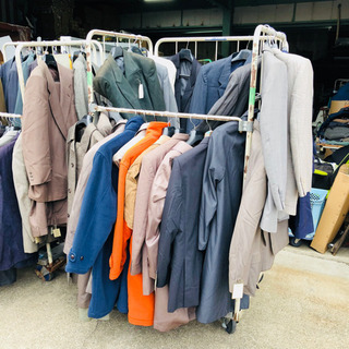 倒産品！スーツ スラックス ジャケット まとめて数百点！