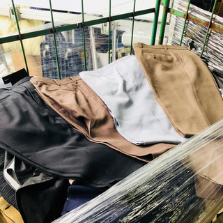 倒産品！スーツ スラックス ジャケット まとめて数百点！