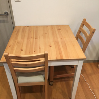 【取引中】IKEA 2人用ダイニングテーブルと椅子（取りに来てく...