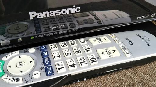 液晶カラーテレビ　Panasonic　VIERA　３２型