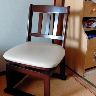 高齢者用の回る椅子