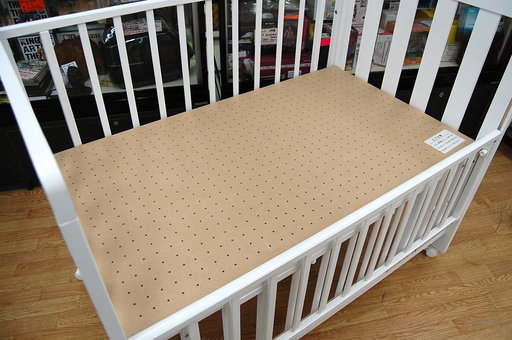 KATOJI ミニ ベビーベッド キャスター付き ホワイト KATOJI ミニベビーベッド ハイタイプ キャスター付 ホワイト 中古品