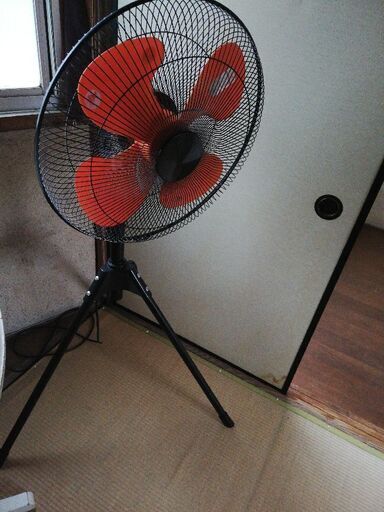 大きな扇風機　風力強め